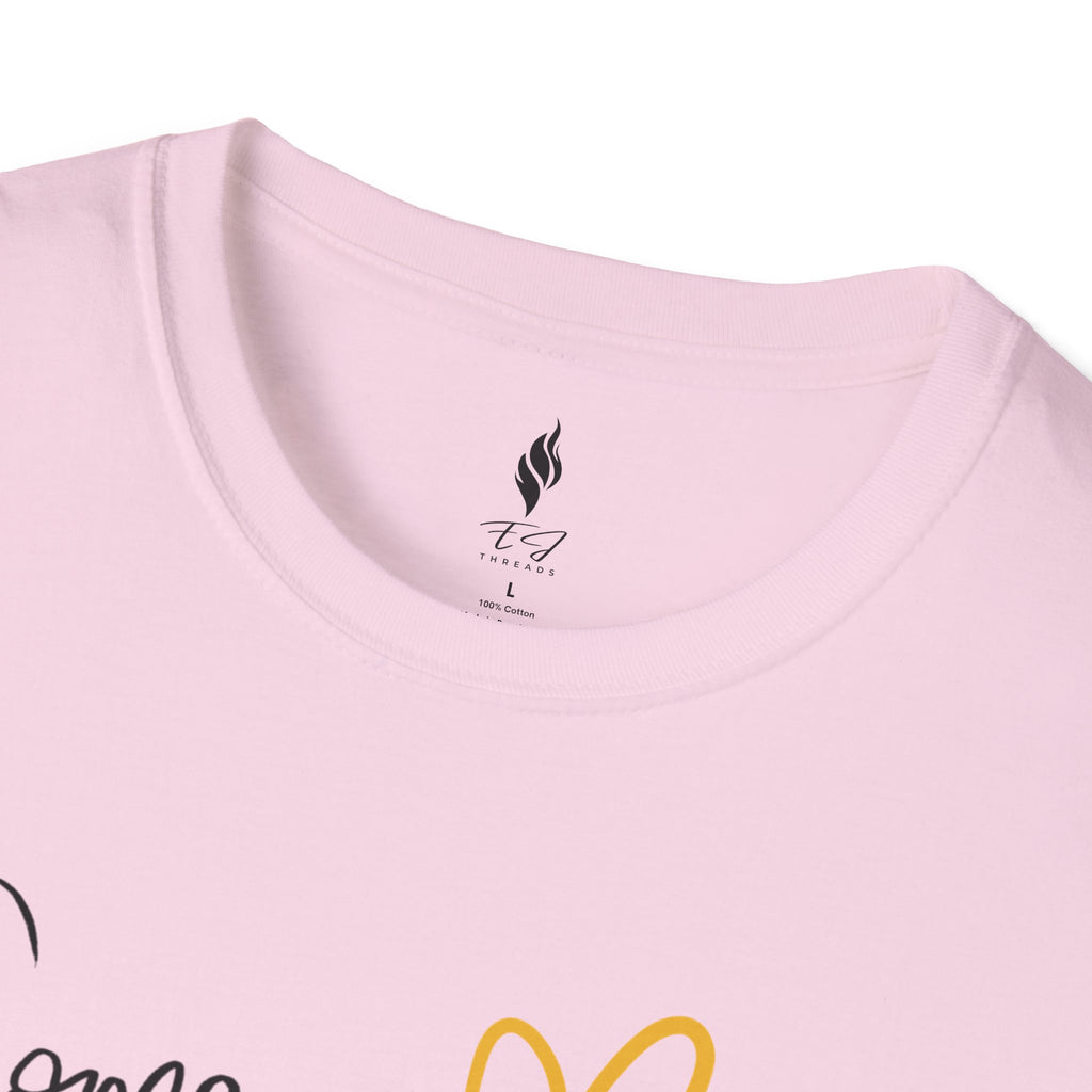 Como La Flor Softstyle Shirt