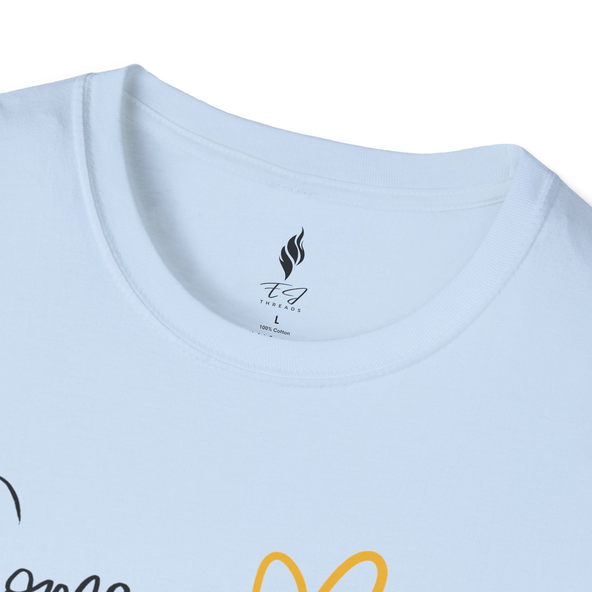 Como La Flor Softstyle Shirt